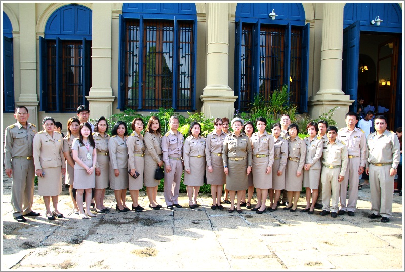 ﻿ผู้บริหารกรมบังคับคดีร่วมลงนามถวายความอาลัยพระบาทสมเด็จพระปรมินทรมหาภูมิพลอดุลยเดช